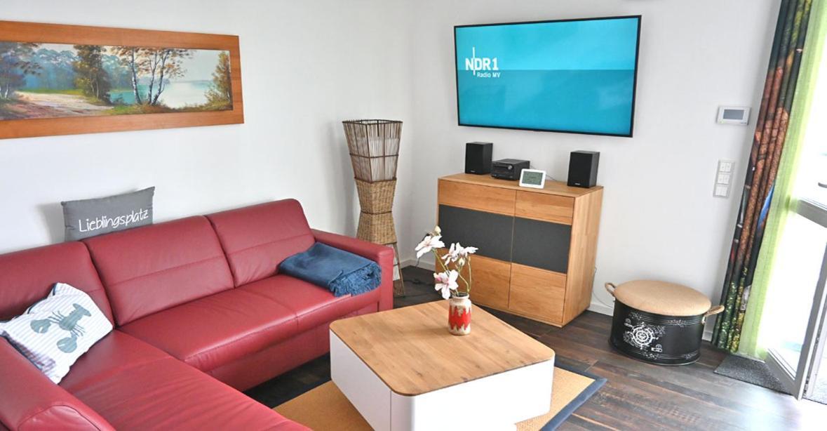 Kuhnle-Tours Ferienwohnung Рехлин Екстериор снимка