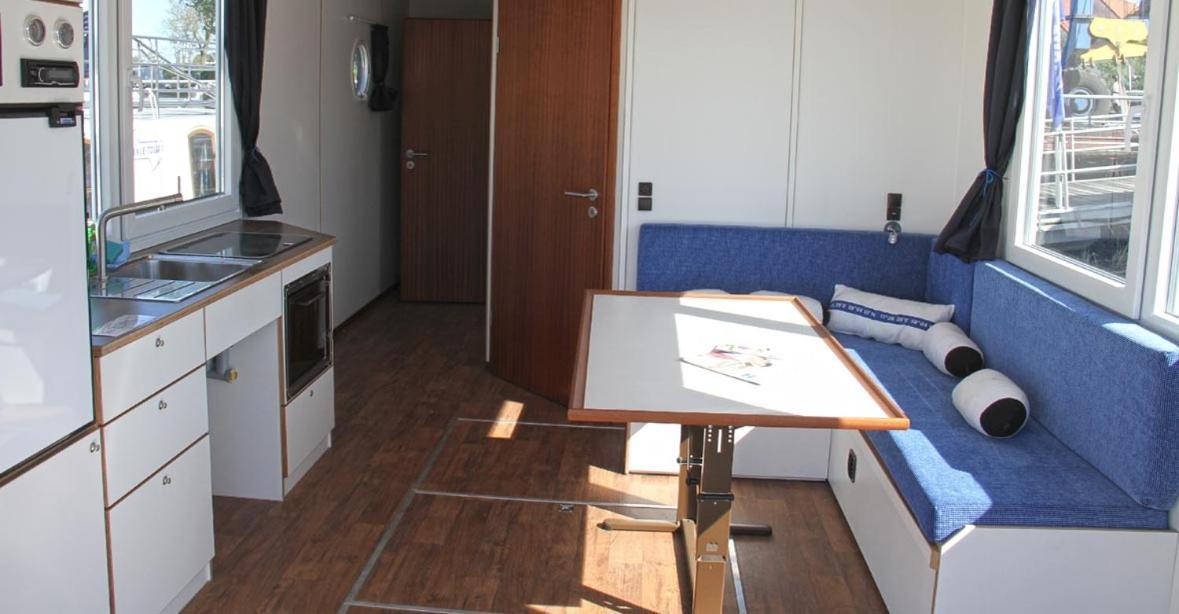 Kuhnle-Tours Ferienwohnung Рехлин Екстериор снимка